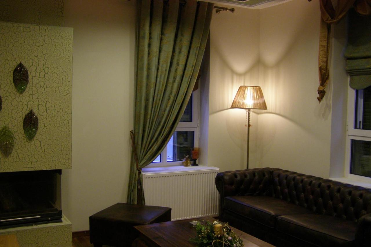 Room In A Neoclassical House - Ladybug Καστοριά Εξωτερικό φωτογραφία